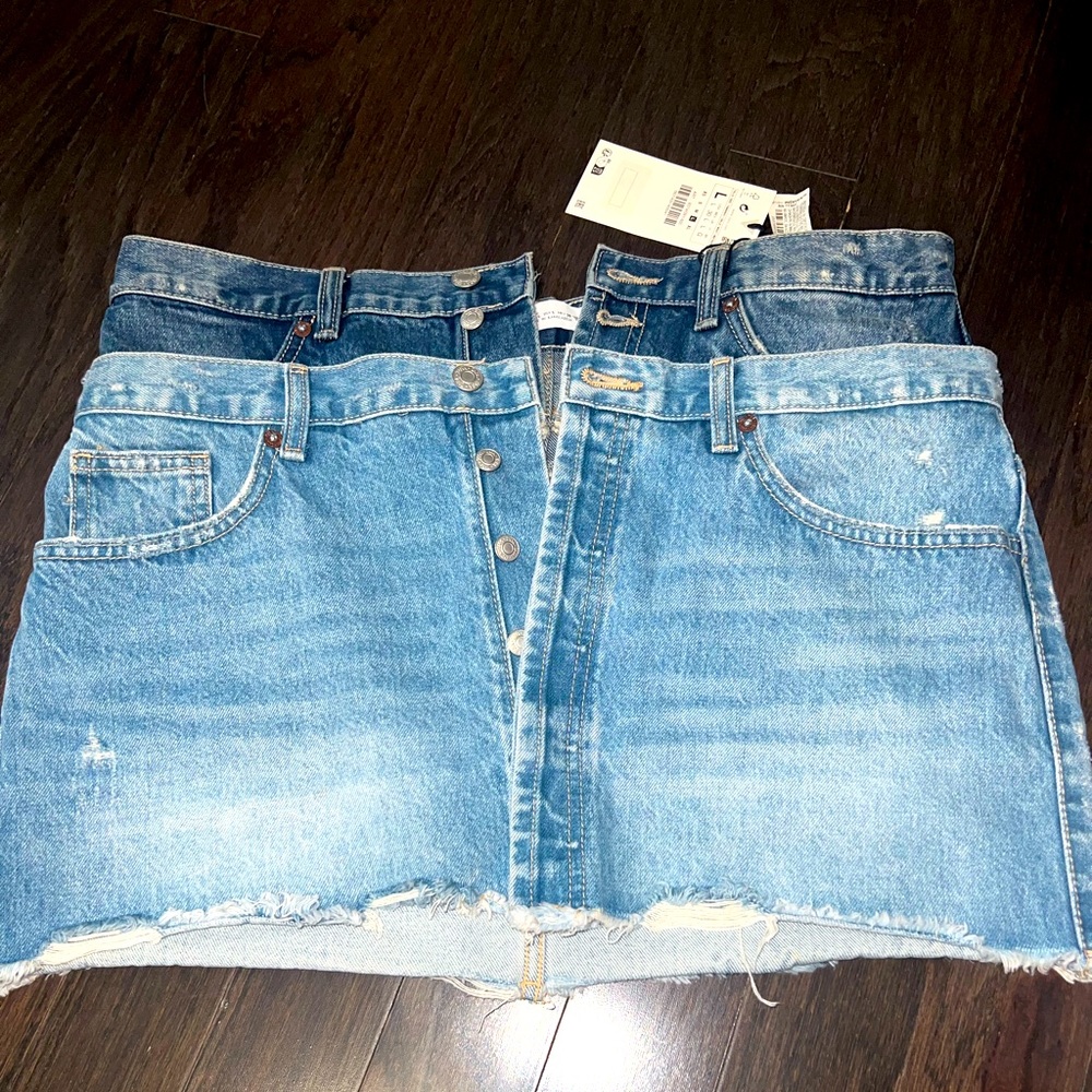 Never worn Zara Jean skirt size large